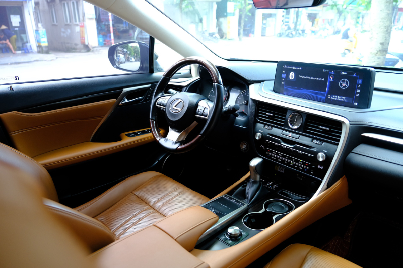 𝐋𝐞𝐱𝐮𝐬 𝐑𝐗𝟑𝟎𝟎 𝟐𝟎𝟐𝟏 (Đ𝐞𝐧/𝐧𝐨̣̂𝐢 𝐭𝐡𝐚̂́𝐭 𝐧𝐚̂𝐮)