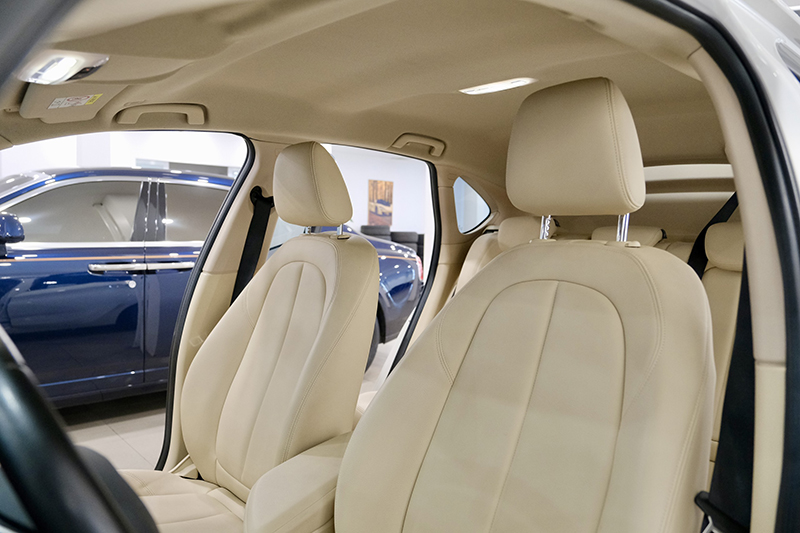 𝐁𝐌𝐖 𝟐𝟏𝟖𝐢 𝐀𝐜𝐭𝐢𝐯𝐞𝐓𝐨𝐮𝐫𝐞𝐫 𝟐𝟎𝟏𝟓 (𝐓𝐫𝐚̆́𝐧𝐠/𝐧𝐨̣̂𝐢 𝐭𝐡𝐚̂́𝐭 𝐤𝐞𝐦)