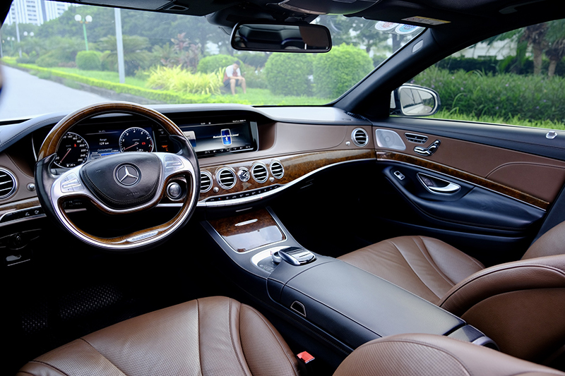 𝐌𝐞𝐫𝐜𝐞𝐝𝐞𝐬 𝐒𝟒𝟎𝟎 𝟐𝟎𝟏𝟓 (𝐓𝐫𝐚̆́𝐧𝐠/𝐧𝐨̣̂𝐢 𝐭𝐡𝐚̂́𝐭 𝐧𝐚̂𝐮)