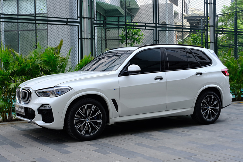 BMW 𝐗𝟓 𝐌𝐬𝐩𝐨𝐫𝐭 2021 (Trắng/nội thất Nâu)