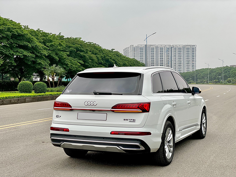 Audi Q7 trắng 2020 -  55TFSI Sline