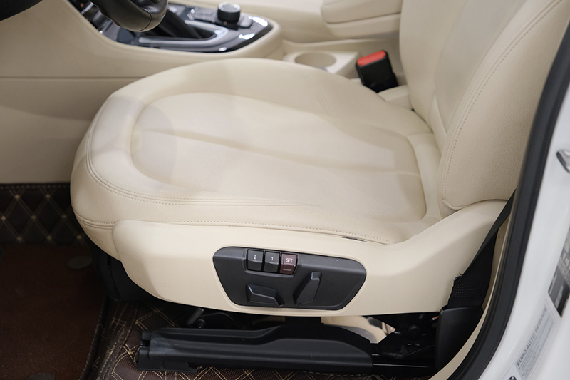 𝐁𝐌𝐖 𝟐𝟏𝟖𝐢 𝐀𝐜𝐭𝐢𝐯𝐞𝐓𝐨𝐮𝐫𝐞𝐫 𝟐𝟎𝟏𝟓 (𝐓𝐫𝐚̆́𝐧𝐠/𝐧𝐨̣̂𝐢 𝐭𝐡𝐚̂́𝐭 𝐤𝐞𝐦)