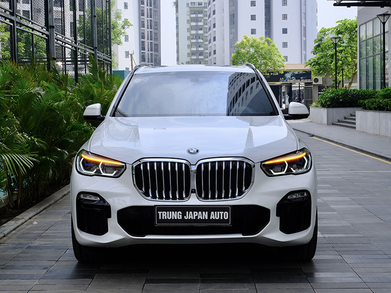 BMW 𝐗𝟓 𝐌𝐬𝐩𝐨𝐫𝐭 2021 (Trắng/nội thất Nâu)