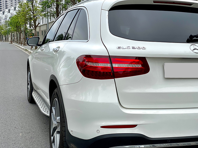 GLC300 2017 (Trắng/nội thất đen)