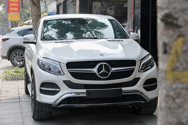 𝐌𝐞𝐫𝐜𝐞𝐝𝐞𝐬 𝐁𝐞𝐧𝐳 𝐆𝐋𝐄𝟒𝟎𝟎 𝐂𝐨𝐮𝐩𝐞 𝟐𝟎𝟏𝟖 (𝐓𝐫𝐚̆́𝐧𝐠/𝐧𝐨̣̂𝐢 𝐭𝐡𝐚̂́𝐭 𝐤𝐞𝐦)