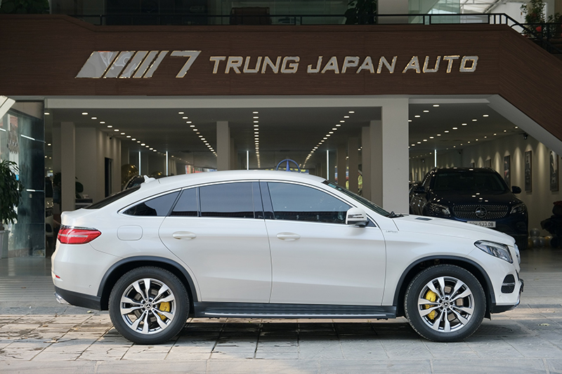 𝐌𝐞𝐫𝐜𝐞𝐝𝐞𝐬 𝐁𝐞𝐧𝐳 𝐆𝐋𝐄𝟒𝟎𝟎 𝐂𝐨𝐮𝐩𝐞 𝟐𝟎𝟏𝟖 (𝐓𝐫𝐚̆́𝐧𝐠/𝐧𝐨̣̂𝐢 𝐭𝐡𝐚̂́𝐭 𝐤𝐞𝐦)