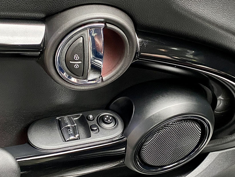 Mini Cooper S 2019 (Trắng/nội thất nâu)