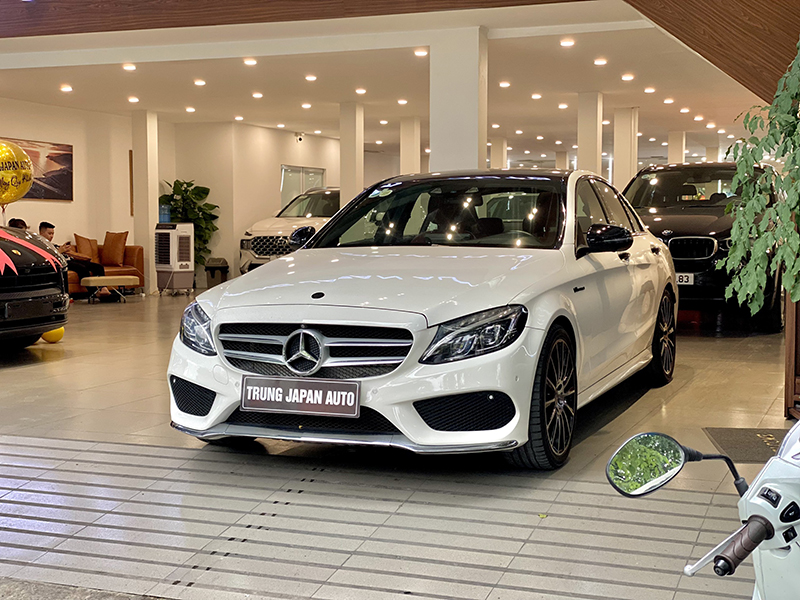 𝐌𝐞𝐫𝐜𝐞𝐝𝐞𝐬 𝐂𝟑𝟎𝟎 𝐀𝐌𝐆 𝟐𝟎𝟏𝟓 𝐥𝐞̂𝐧 𝐟𝐮𝐥𝐥 𝟐𝟎𝟏𝟕