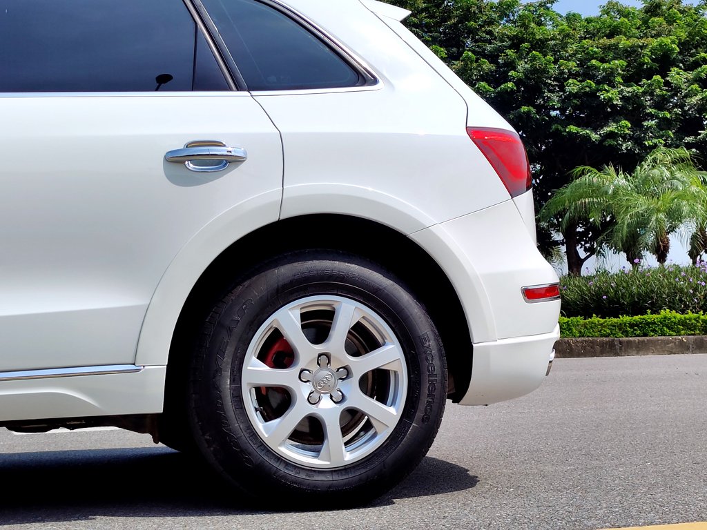 AUDI Q5 2014 Trắng Kem