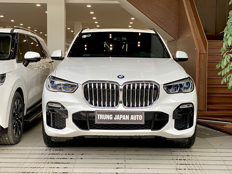 BMW 𝐗𝟓 𝐌𝐬𝐩𝐨𝐫𝐭 2021 (Trắng/nội thất Nâu)