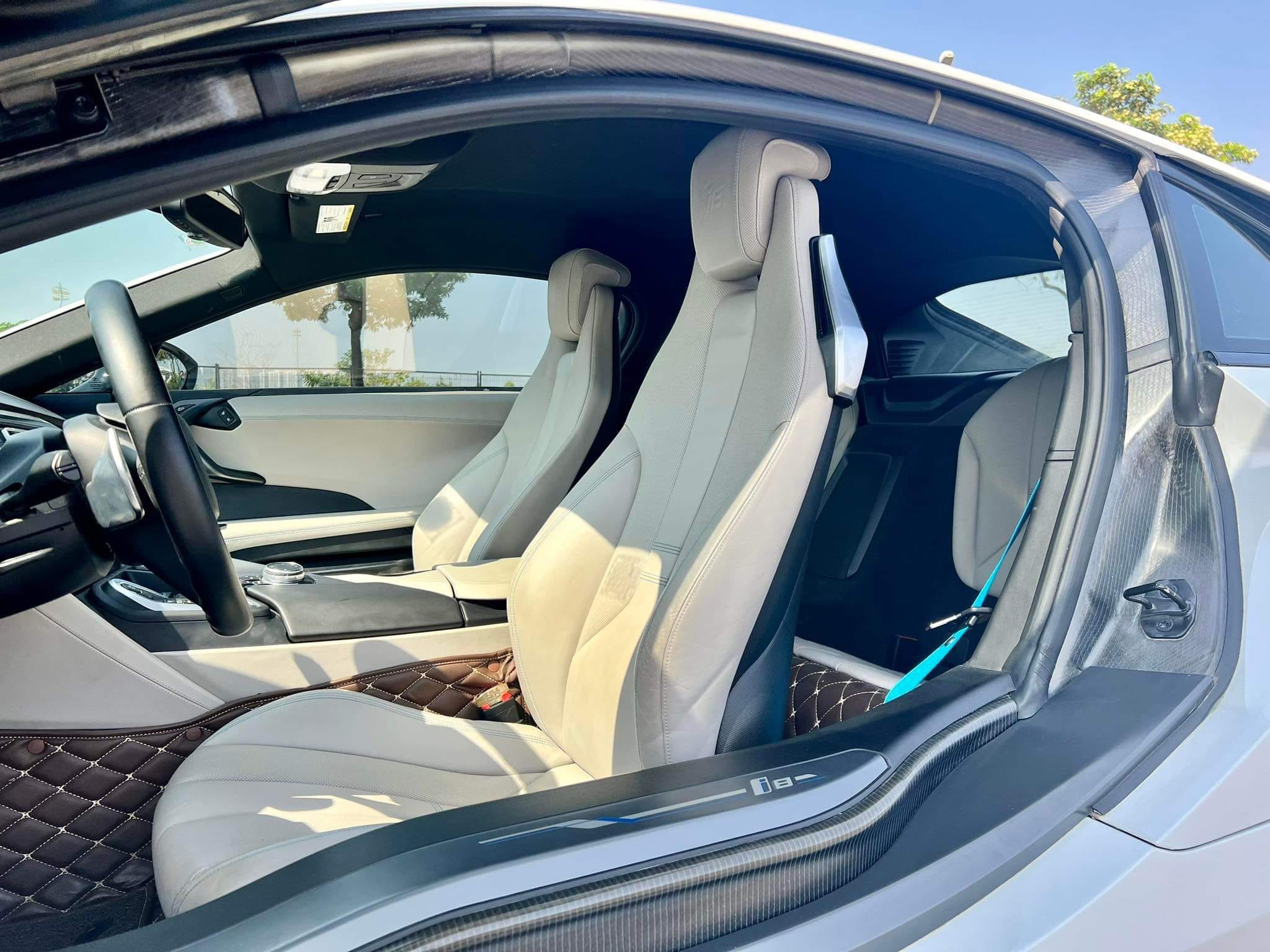 BMW i8 2016 Trắng