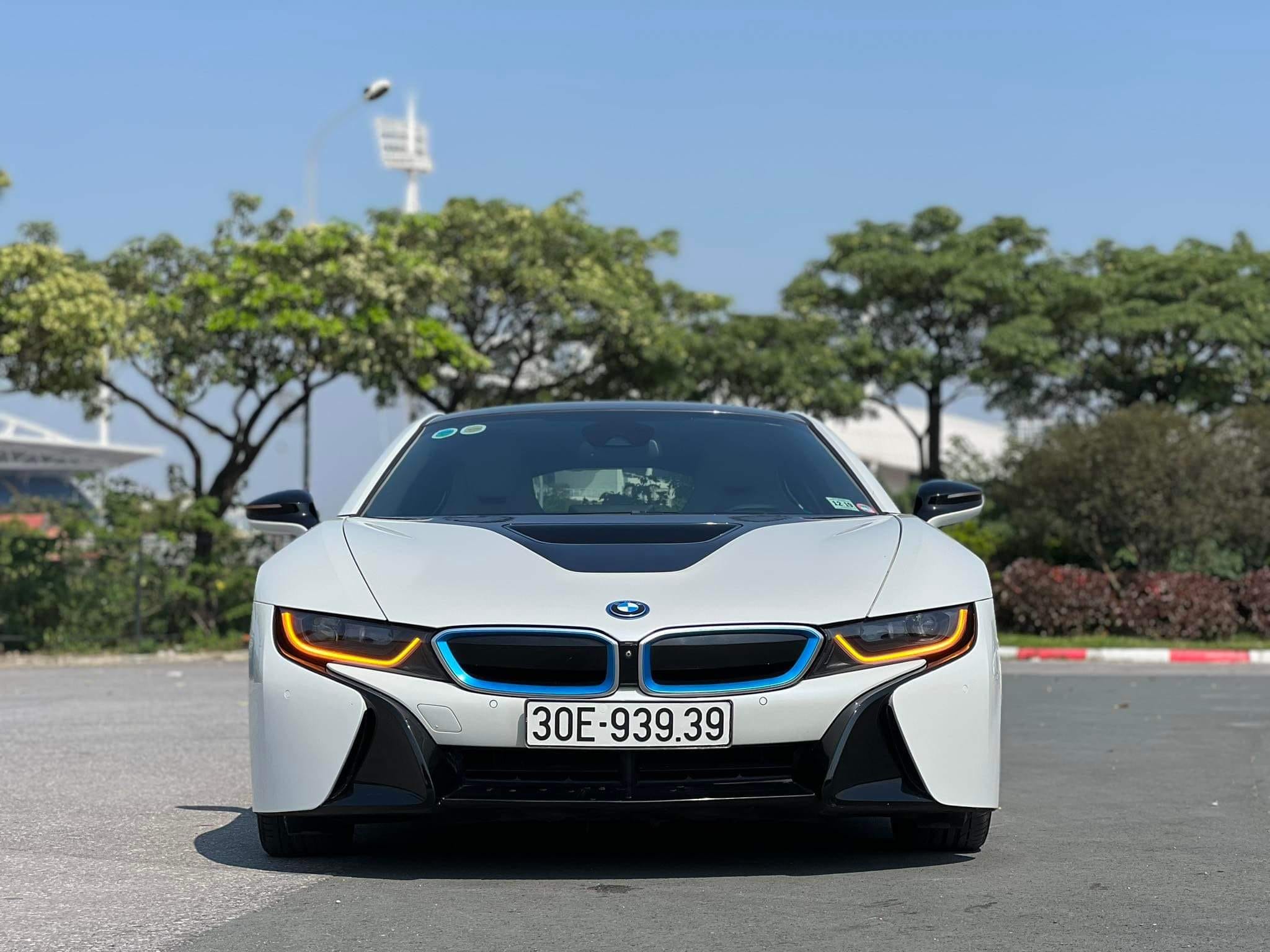 BMW i8 2016 Trắng