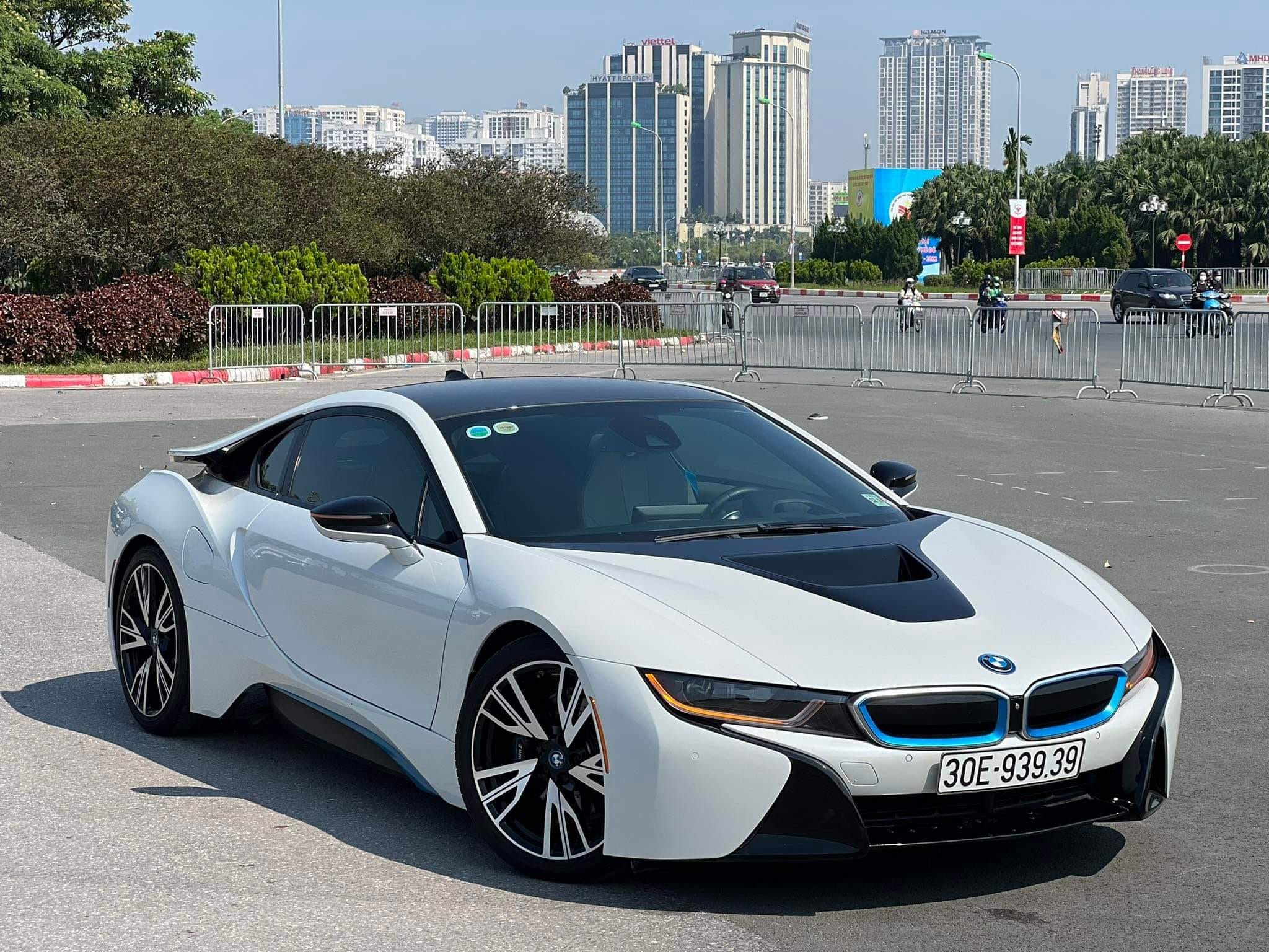 BMW i8 2016 Trắng
