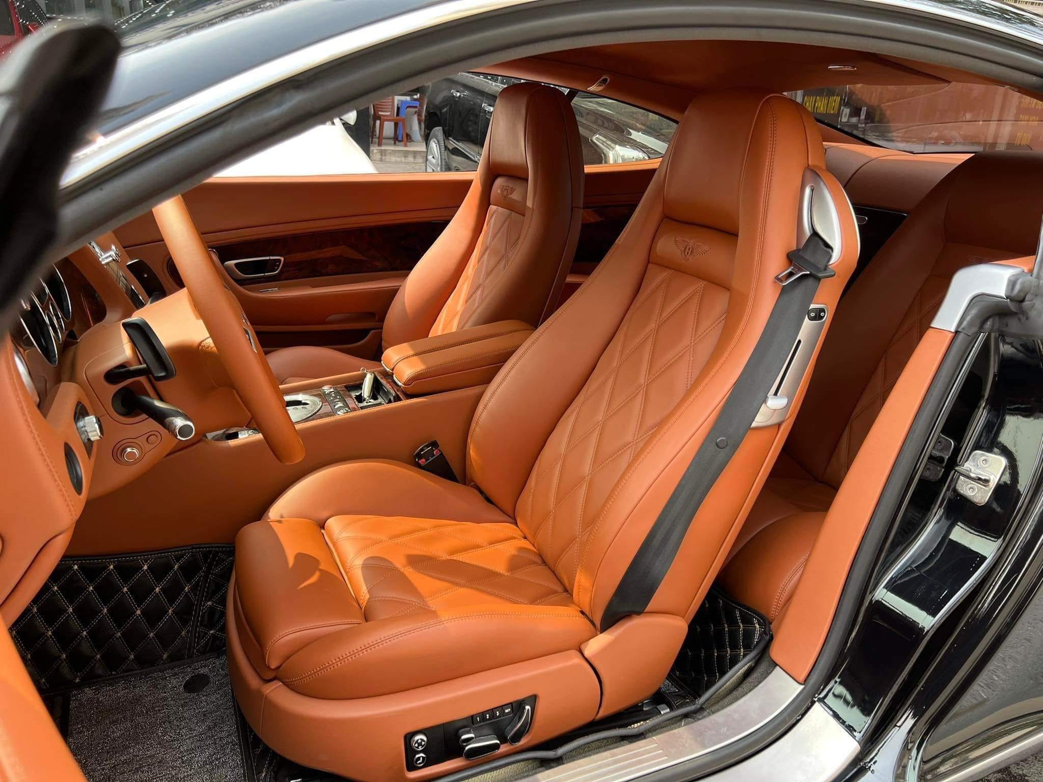 Bentley Continental GT Speed (Bản 2 cửa)