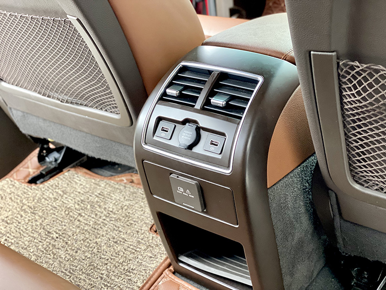 [VINFAST] Lux SA 2.0 PLUS Premium