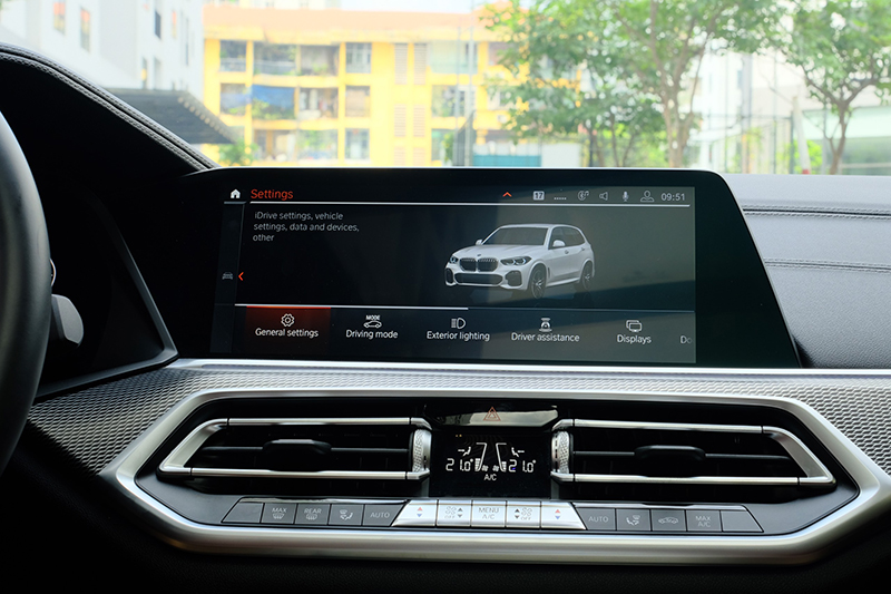 BMW 𝐗𝟓 𝐌𝐬𝐩𝐨𝐫𝐭 2021 (Trắng/nội thất Nâu)