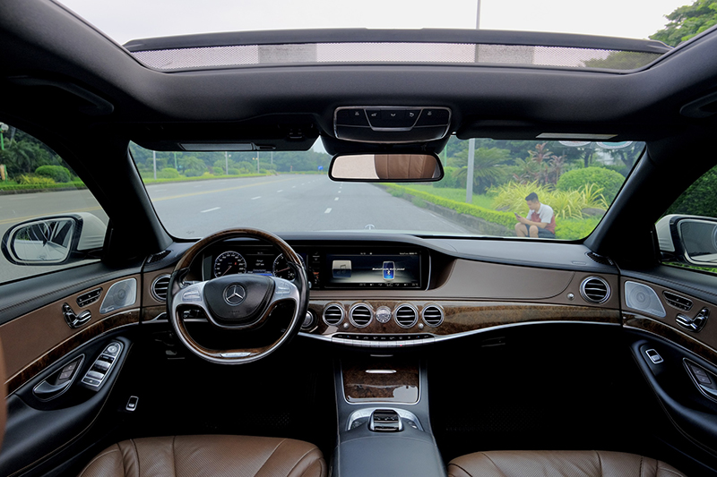 𝐌𝐞𝐫𝐜𝐞𝐝𝐞𝐬 𝐒𝟒𝟎𝟎 𝟐𝟎𝟏𝟓 (𝐓𝐫𝐚̆́𝐧𝐠/𝐧𝐨̣̂𝐢 𝐭𝐡𝐚̂́𝐭 𝐧𝐚̂𝐮)