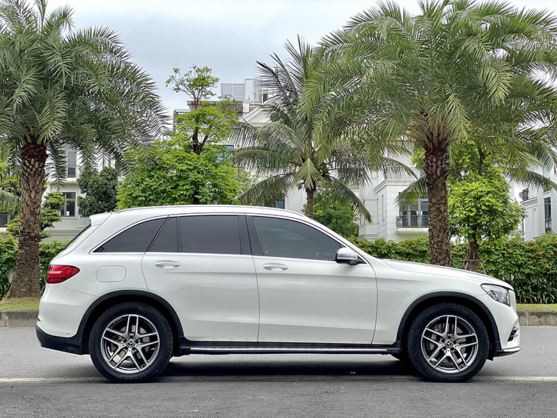 GLC300 2017 (Trắng/nội thất đen)