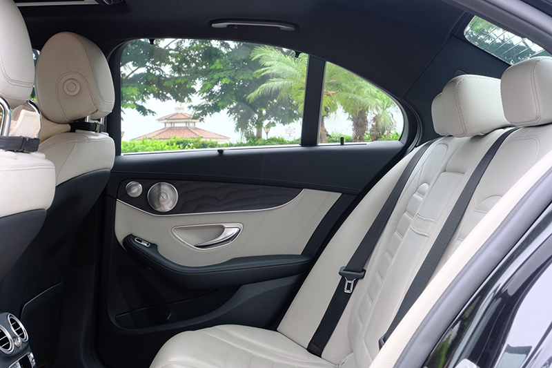 Mercedes 𝐂𝟐𝟓𝟎 𝐀𝐌𝐆 2015