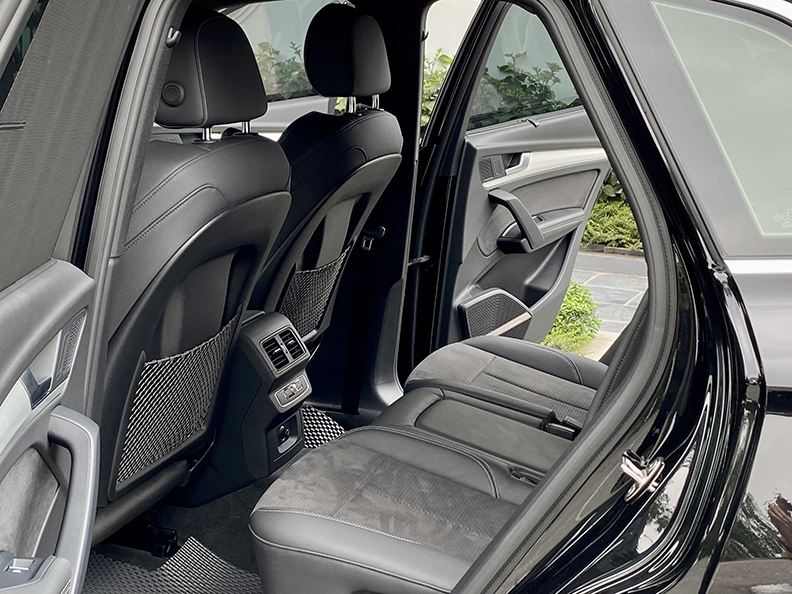 Audi Q5 Sline đen/nội thất đen 2021