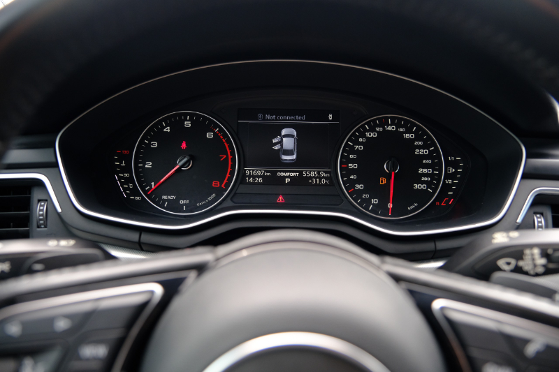 𝐀𝐮𝐝𝐢 𝐀𝟒 𝟐𝟎𝟏𝟔 (𝐓𝐫𝐚̆́𝐧𝐠/𝐧𝐨̣̂𝐢 𝐭𝐡𝐚̂́𝐭 𝐧𝐚̂𝐮)