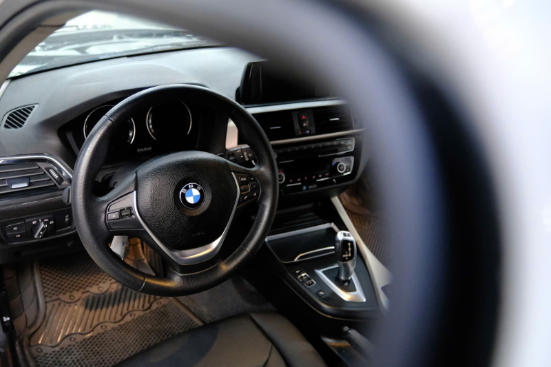 𝐁𝐌𝐖 𝟏𝟏𝟖𝐢 𝟐𝟎𝟏𝟖 (𝐓𝐫𝐚̆́𝐧𝐠/𝐧𝐨̣̂𝐢 𝐭𝐡𝐚̂́𝐭 đ𝐞𝐧)