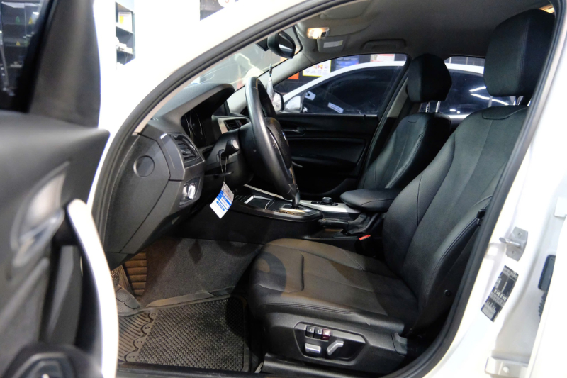 𝐁𝐌𝐖 𝟏𝟏𝟖𝐢 𝟐𝟎𝟏𝟖 (𝐓𝐫𝐚̆́𝐧𝐠/𝐧𝐨̣̂𝐢 𝐭𝐡𝐚̂́𝐭 đ𝐞𝐧)