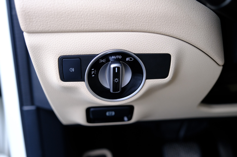 𝐌𝐞𝐫𝐜𝐞𝐝𝐞𝐬 𝐁𝐞𝐧𝐳 𝐆𝐋𝐀𝟐𝟎𝟎 𝟐𝟎𝟏𝟕 (𝐓𝐫𝐚̆́𝐧𝐠/𝐧𝐨̣̂𝐢 𝐭𝐡𝐚̂́𝐭 𝐤𝐞𝐦)