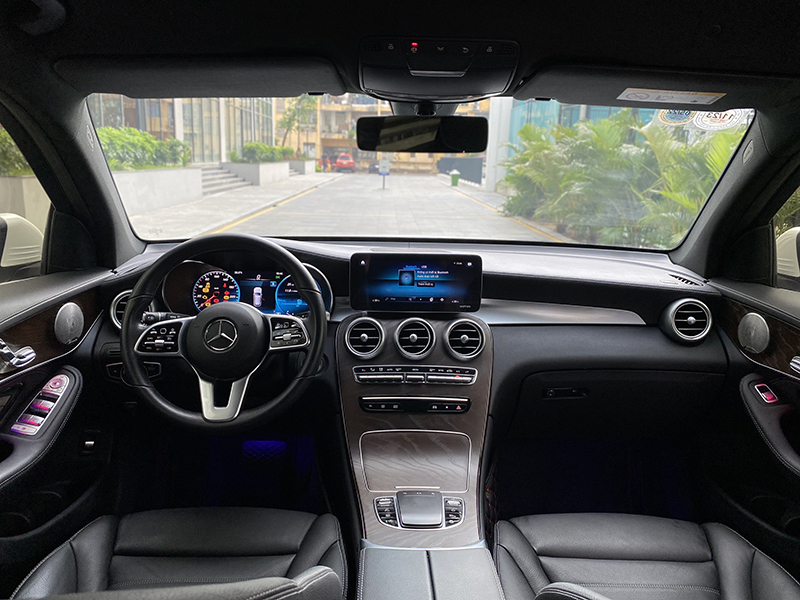 GLC200 4matic 2021 (Trắng/nội thất đen)