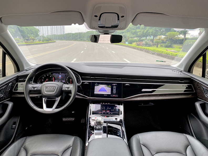 Audi Q7 trắng 2020 -  55TFSI Sline