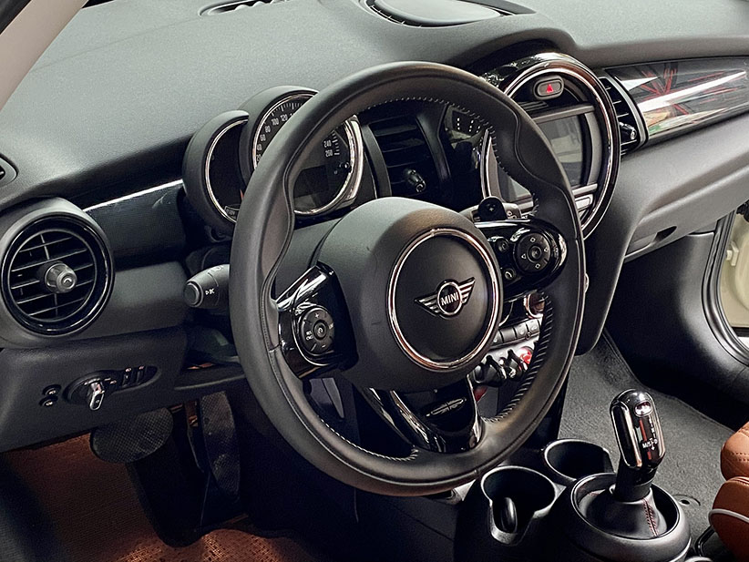 Mini Cooper S 2019 (Trắng/nội thất nâu)