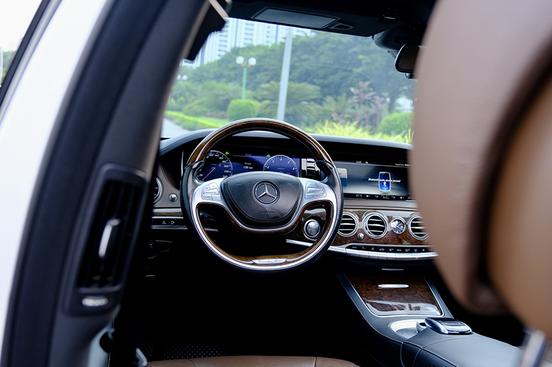 𝐌𝐞𝐫𝐜𝐞𝐝𝐞𝐬 𝐒𝟒𝟎𝟎 𝟐𝟎𝟏𝟓 (𝐓𝐫𝐚̆́𝐧𝐠/𝐧𝐨̣̂𝐢 𝐭𝐡𝐚̂́𝐭 𝐧𝐚̂𝐮)