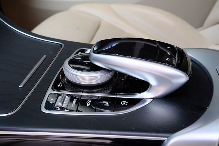 GLC300 2018 (Màu trắng/nội thất kem)