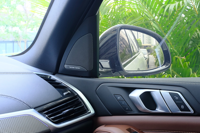 BMW 𝐗𝟓 𝐌𝐬𝐩𝐨𝐫𝐭 2021 (Trắng/nội thất Nâu)