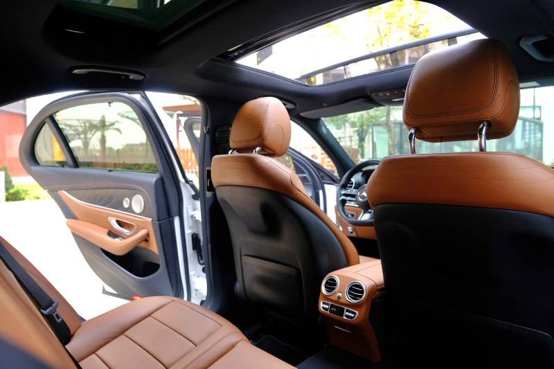 𝐌𝐞𝐫𝐜𝐞𝐝𝐞𝐬 𝐁𝐞𝐧𝐳 𝐄𝟑𝟎𝟎 𝐀𝐌𝐆 𝟐𝟎𝟐𝟏 (𝐓𝐫𝐚̆́𝐧𝐠 | 𝐍𝐨̣̂𝐢 𝐭𝐡𝐚̂́𝐭 𝐧𝐚̂𝐮)