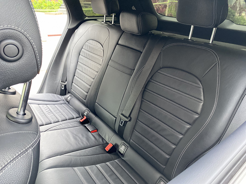 GLC200 4matic 2021 (Trắng/nội thất đen)