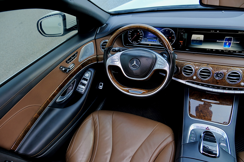 𝐌𝐞𝐫𝐜𝐞𝐝𝐞𝐬 𝐒𝟒𝟎𝟎 𝟐𝟎𝟏𝟓 (𝐓𝐫𝐚̆́𝐧𝐠/𝐧𝐨̣̂𝐢 𝐭𝐡𝐚̂́𝐭 𝐧𝐚̂𝐮)