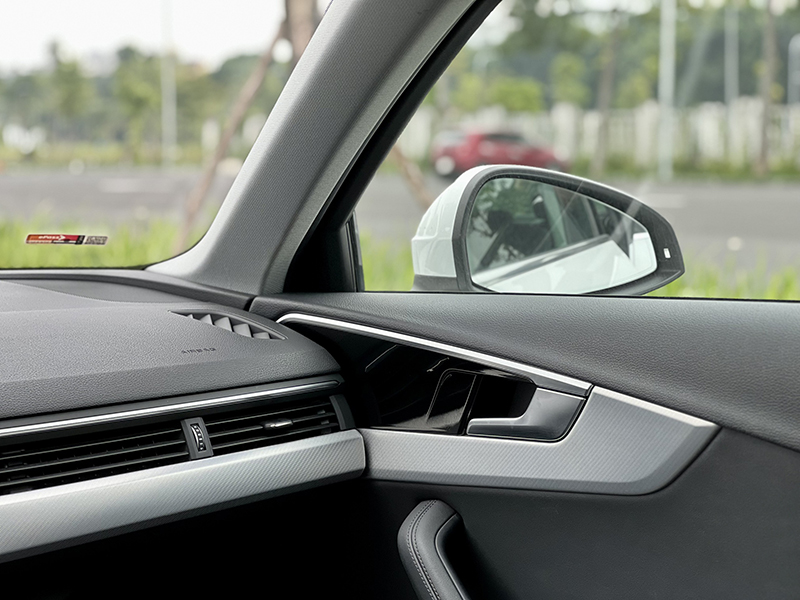 𝐀𝐮𝐝𝐢 𝐀𝟒 𝐀𝐝𝐯𝐚𝐧𝐜𝐞𝐝 𝟐𝟎𝟐𝟎 (𝐓𝐫𝐚̆́𝐧𝐠/𝐧𝐨̣̂𝐢 𝐭𝐡𝐚̂́𝐭 đ𝐞𝐧)