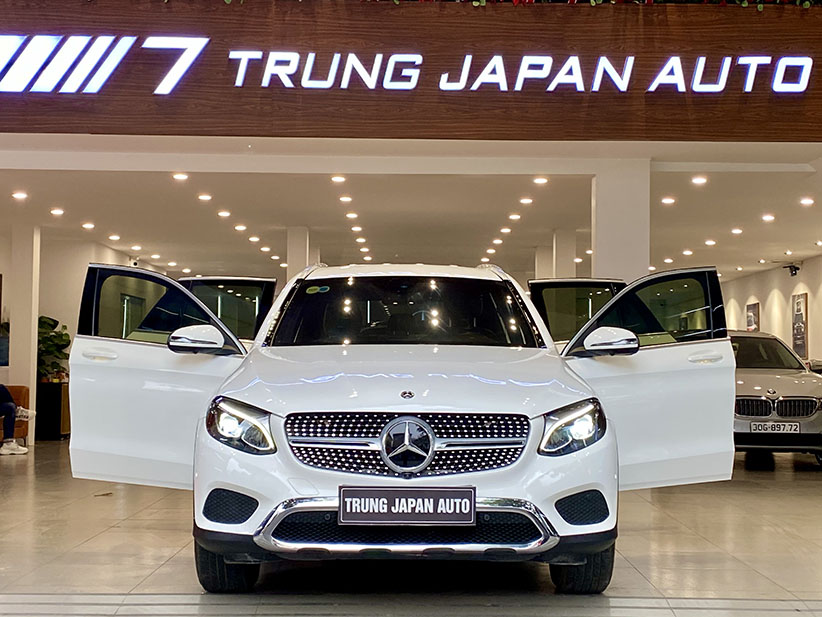 GLC200 2019 Trắng / Nâu