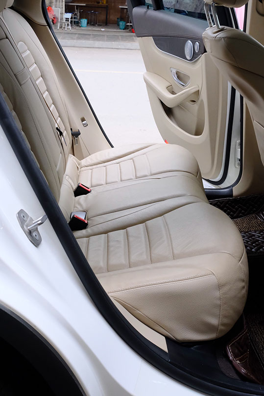 GLC300 2018 (Màu trắng/nội thất kem)