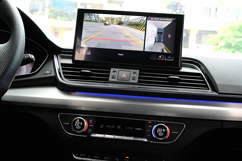 Audi Q5 Sline đen/nội thất đen 2021