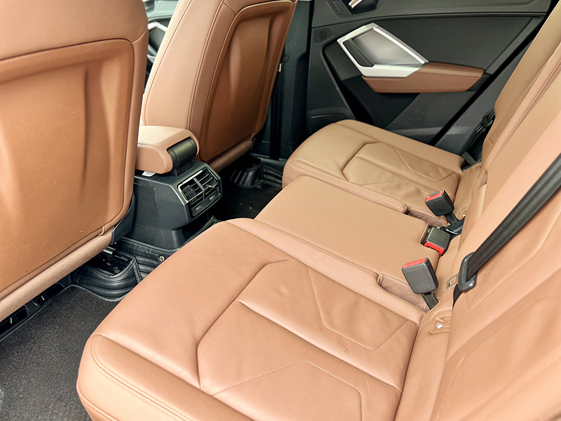 𝐀𝐮𝐝𝐢 𝐐𝟑 𝐒𝐩𝐨𝐫𝐭𝐛𝐚𝐜𝐤 𝟐𝟎𝟐𝟏 (𝐓𝐫𝐚̆́𝐧𝐠/𝐧𝐨̣̂𝐢 𝐭𝐡𝐚̂́𝐭 đ𝐞𝐧)