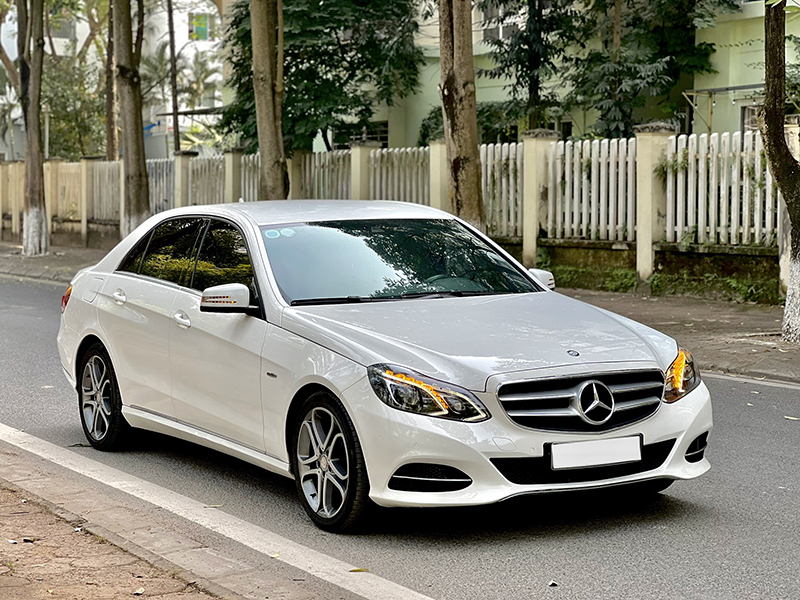 𝐌𝐞𝐫𝐜𝐞𝐝𝐞𝐬 𝐁𝐞𝐧𝐳 𝐄𝟐𝟎𝟎 𝐄𝐝𝐢𝐭𝐢𝐨𝐧 𝟐𝟎𝟏𝟓 (𝐓𝐫𝐚̆́𝐧𝐠/𝐧𝐨̣̂𝐢 𝐭𝐡𝐚̂́𝐭 đ𝐞𝐧)