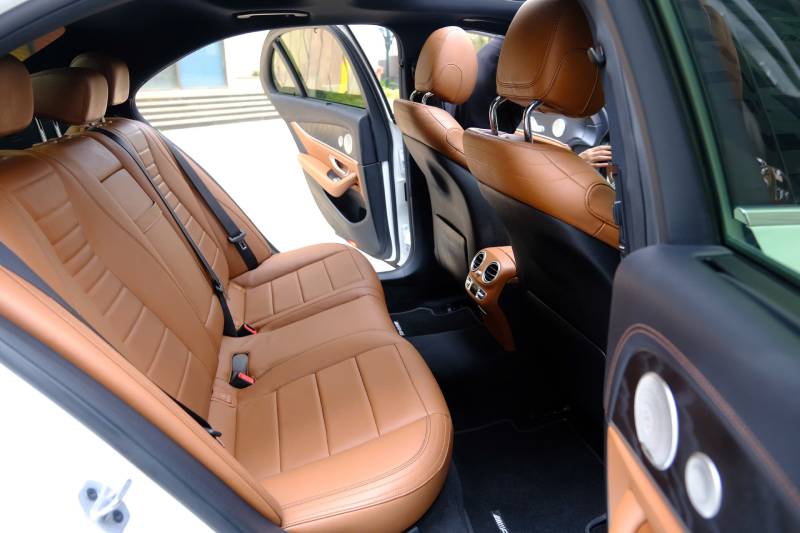 𝐌𝐞𝐫𝐜𝐞𝐝𝐞𝐬 𝐁𝐞𝐧𝐳 𝐄𝟑𝟎𝟎 𝐀𝐌𝐆 𝟐𝟎𝟐𝟏 (𝐓𝐫𝐚̆́𝐧𝐠 | 𝐍𝐨̣̂𝐢 𝐭𝐡𝐚̂́𝐭 𝐧𝐚̂𝐮)