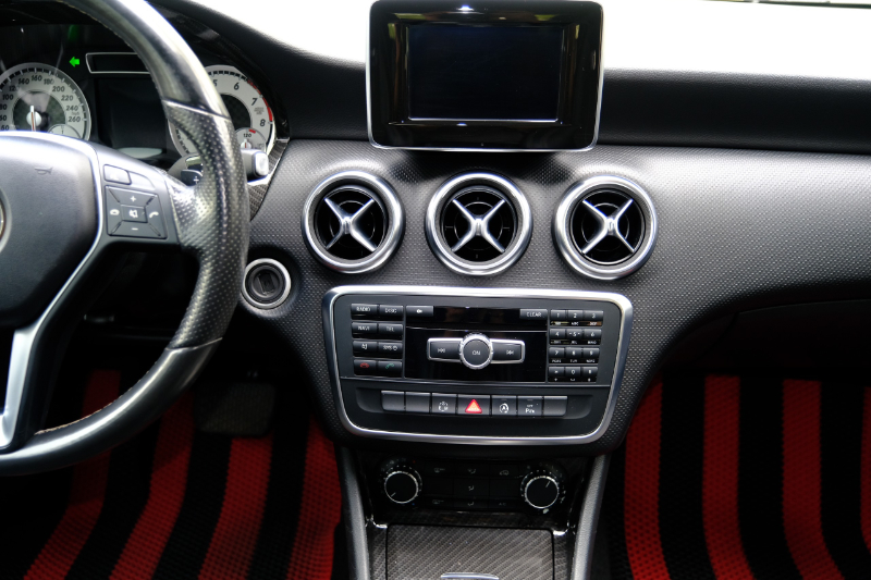 𝐌𝐞𝐫𝐜𝐞𝐝𝐞𝐬 𝐁𝐞𝐧𝐳 𝐀𝟐𝟎𝟎 𝟐𝟎𝟏𝟓 (𝐓𝐫𝐚̆́𝐧𝐠/𝐧𝐨̣̂𝐢 𝐭𝐡𝐚̂́𝐭 đ𝐞𝐧)