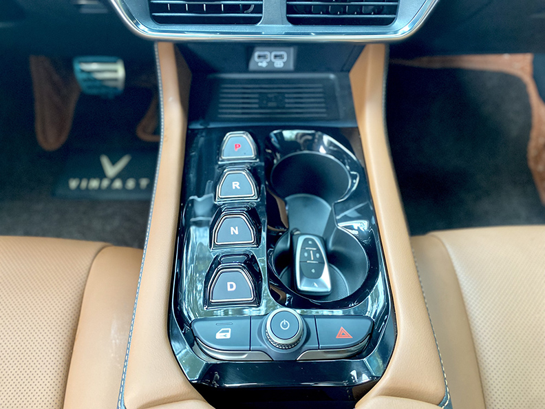[VINFAST] VF8 PLUS 2021
