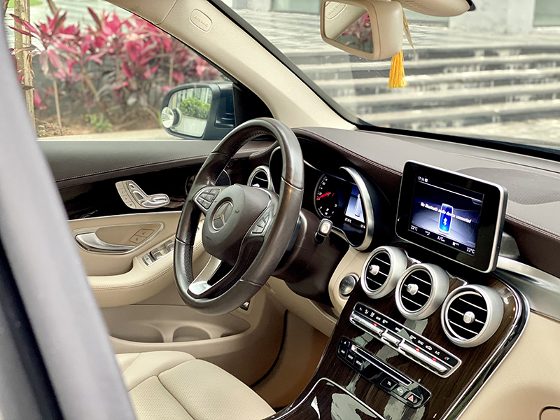 GLC200 2019 (Đen/nội thất đen)