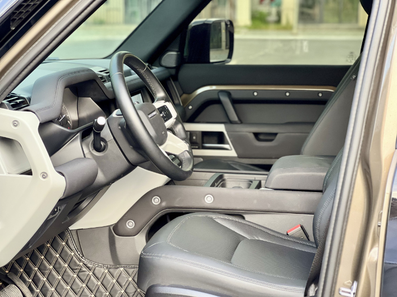 𝐑𝐚𝐧𝐠𝐞 𝐑𝐨𝐯𝐞𝐫 𝐃𝐞𝐟𝐞𝐧𝐝𝐞𝐫 𝐒𝐄 𝐏𝟑𝟎𝟎 𝟐𝟎𝟐𝟐