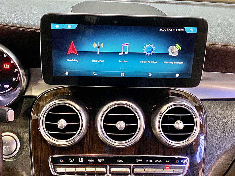 GLC200 2019 Trắng / Nâu