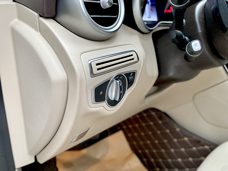 GLC200 2019 (Đen/nội thất đen)